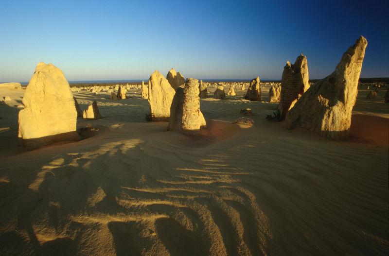 尖峰石阵第一灯-西澳大利亚麻木国家公园