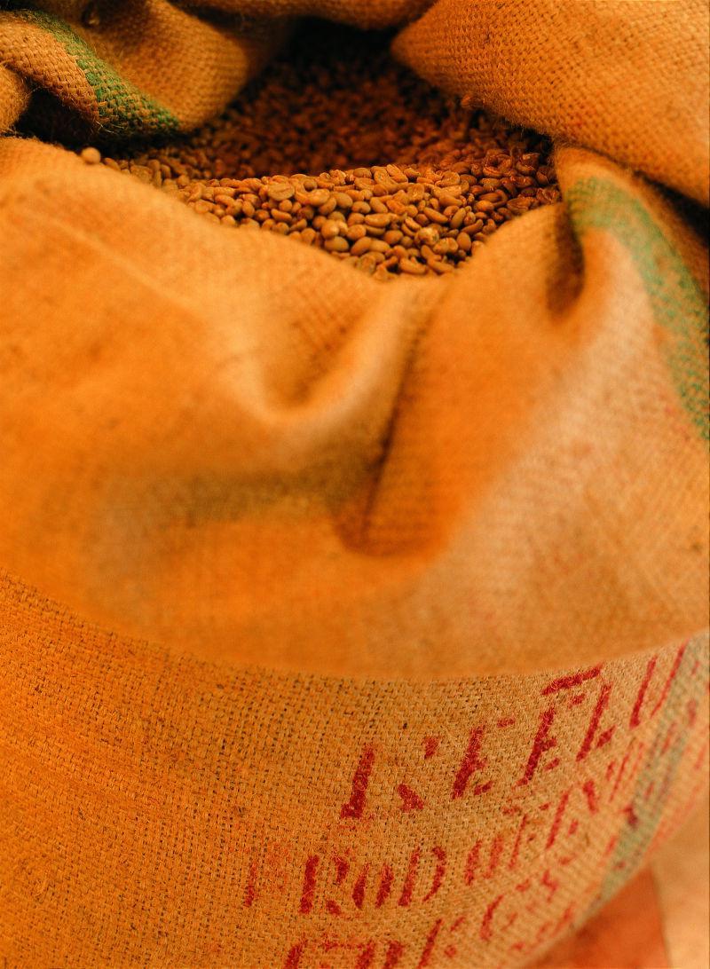 麻袋里的小咖啡豆