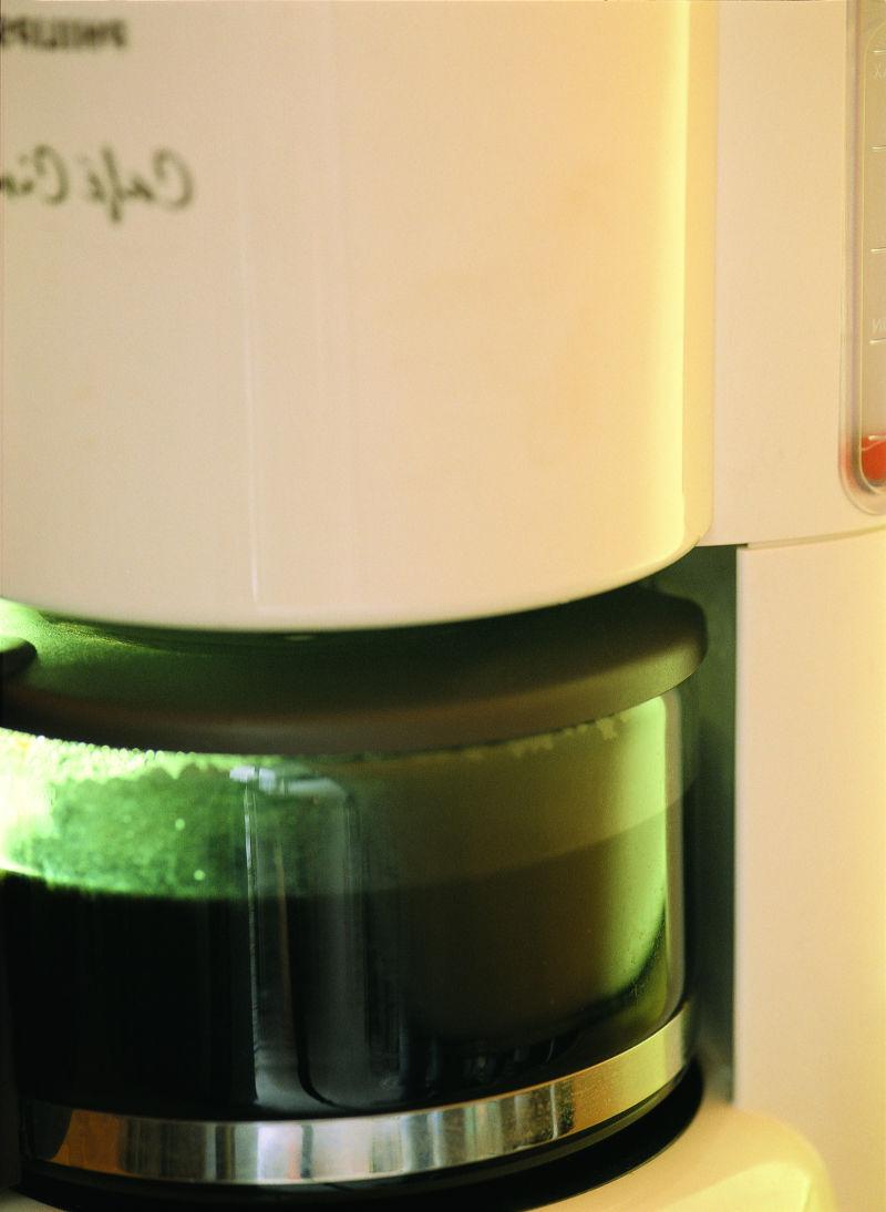 白色自动咖啡机