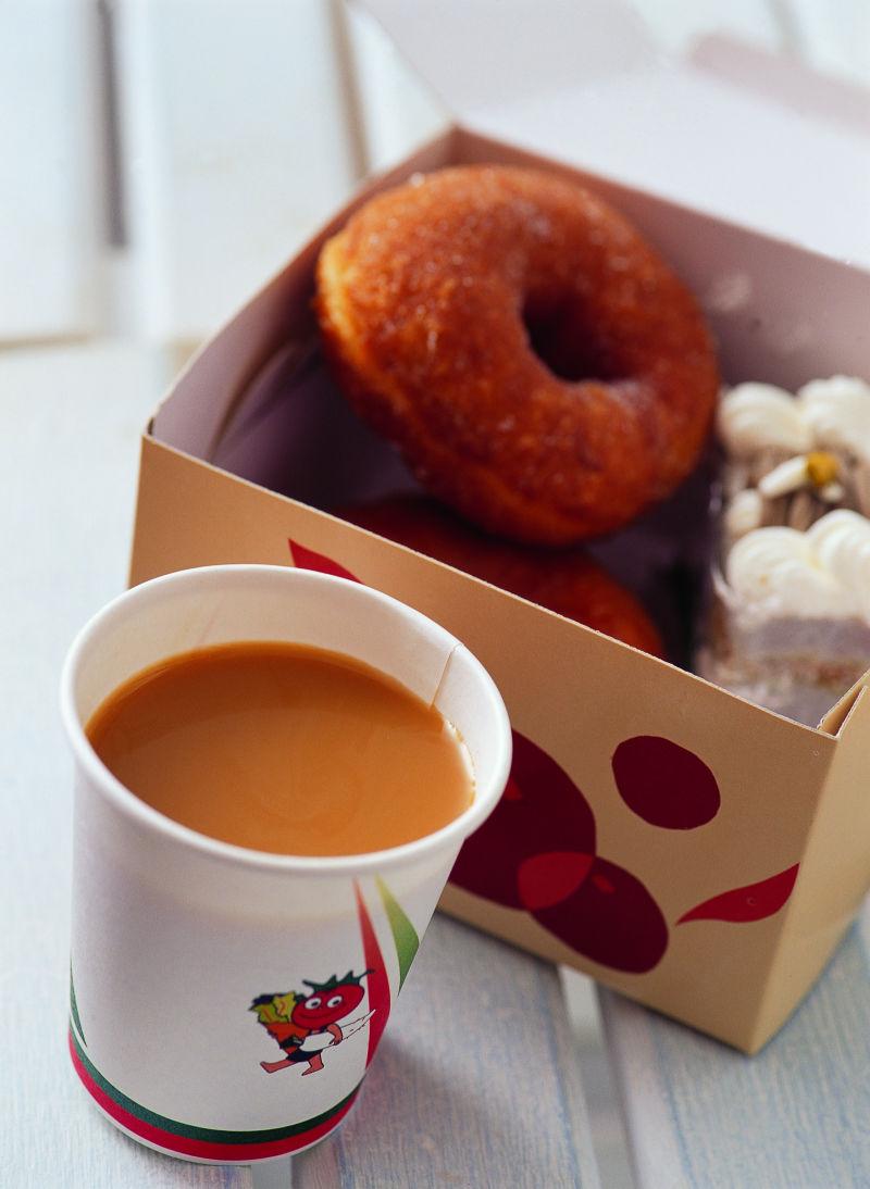 甜甜圈糕点和咖啡