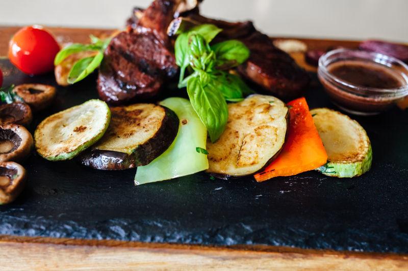 蔬菜排骨烧烤美食