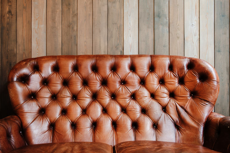 旧皮革沙发