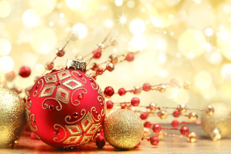 抽象背景下的圣诞球