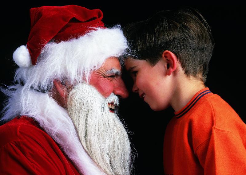 圣诞老人和一个小男孩