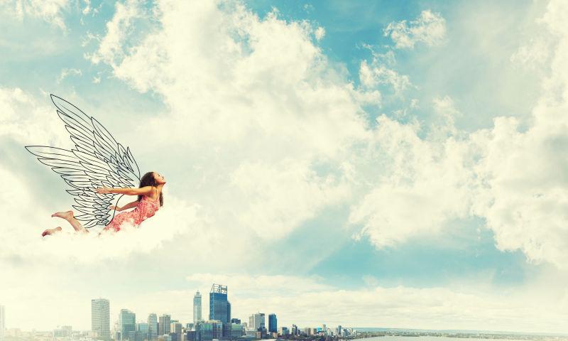 向往自由的女孩图片-在蓝天白云里幻想翅膀飞翔的美女素材-高清图片