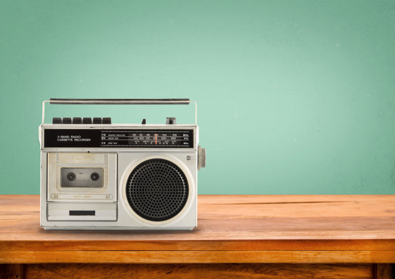 一台旧式复古收音机