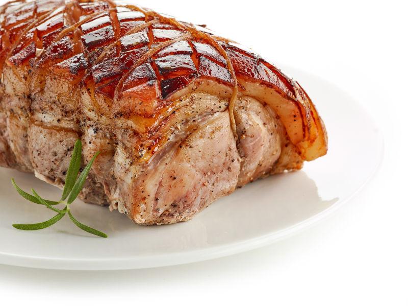 盘子里的美味猪肉