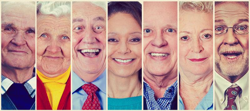 七个微笑着的老人拼接图