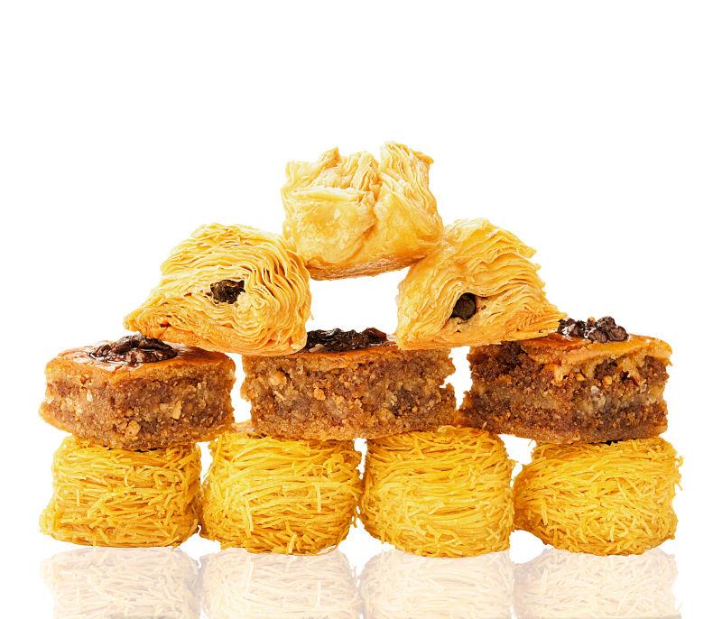 放在一起的美味甜点