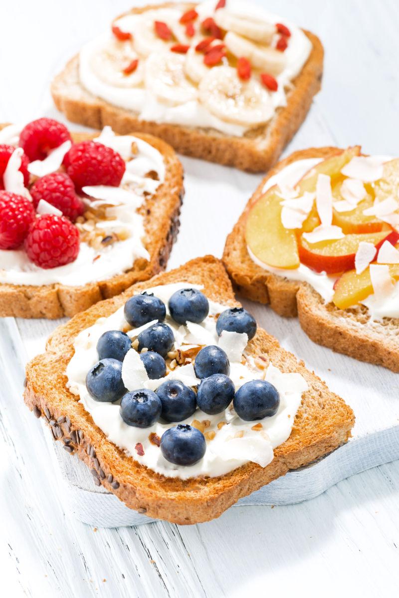 美味的水果吐司