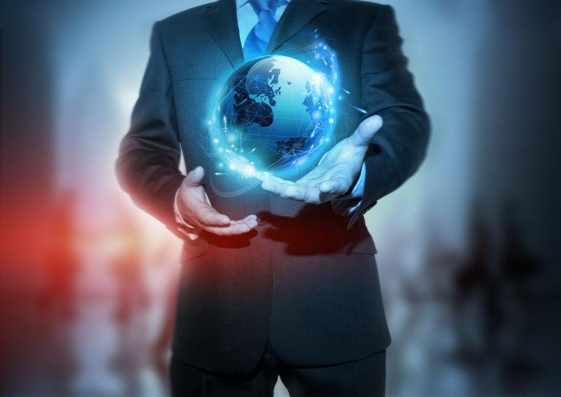 商人手中的全球通信概念