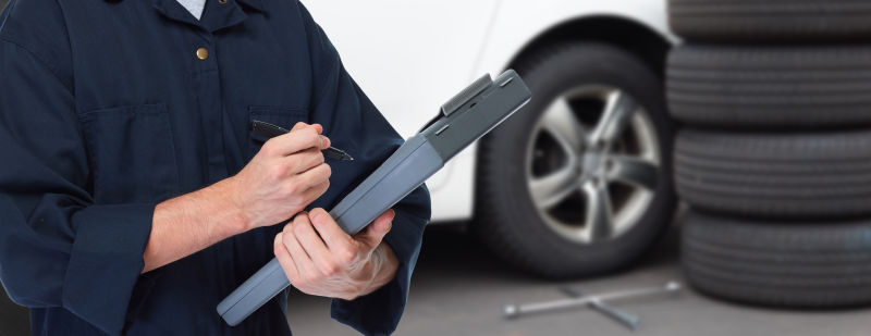 一位汽车修理工