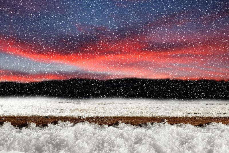 美丽的漫天飞舞的雪景