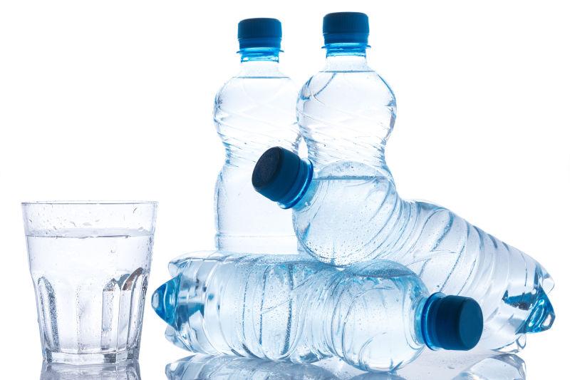 多瓶瓶装纯净水