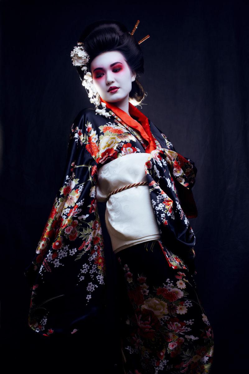 年轻美丽的亚洲女人肖像