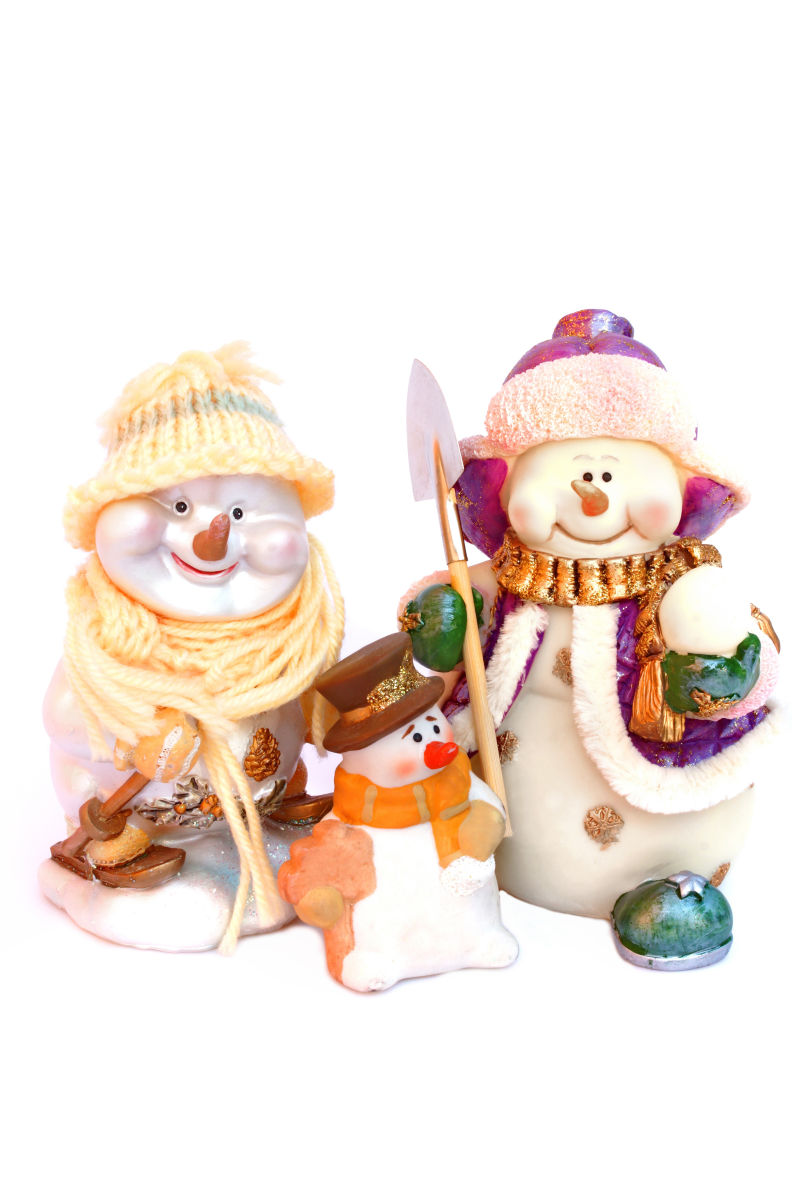 三只雪人玩偶