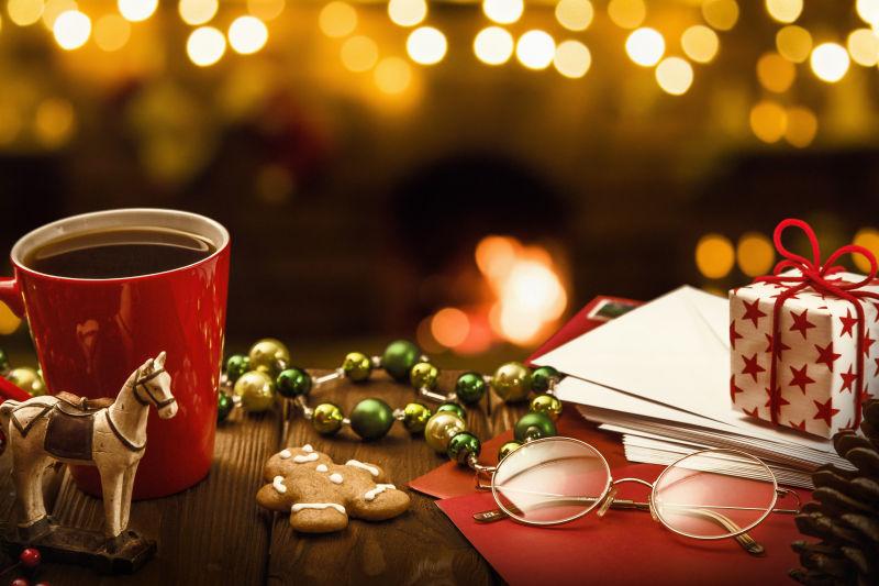 圣诞装饰礼物和贺卡