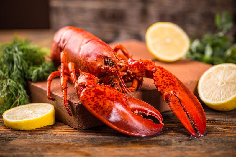 一只鲜红的大龙虾