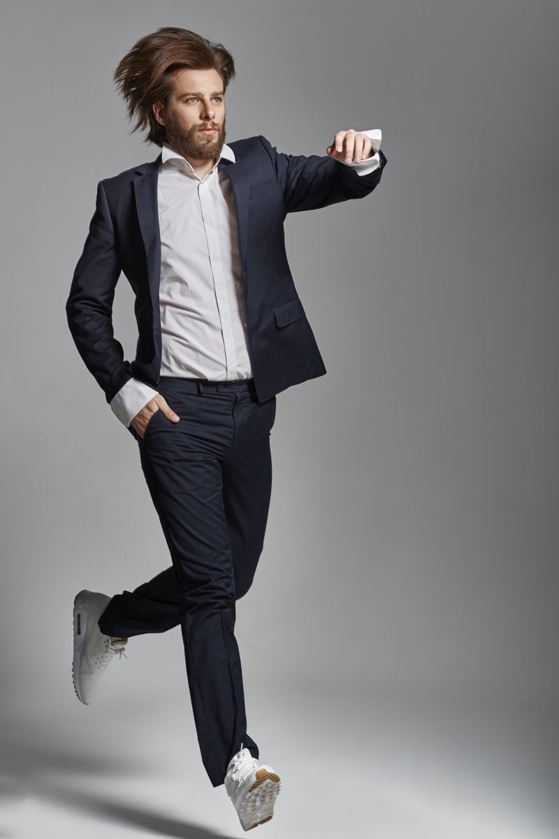 时尚的西装帅哥