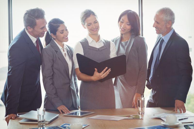 寻找组织者的女商人