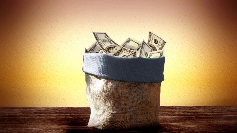 装满美钞的袋子