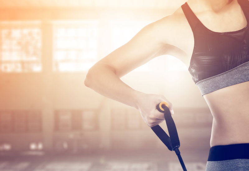 美女健身练肌肉