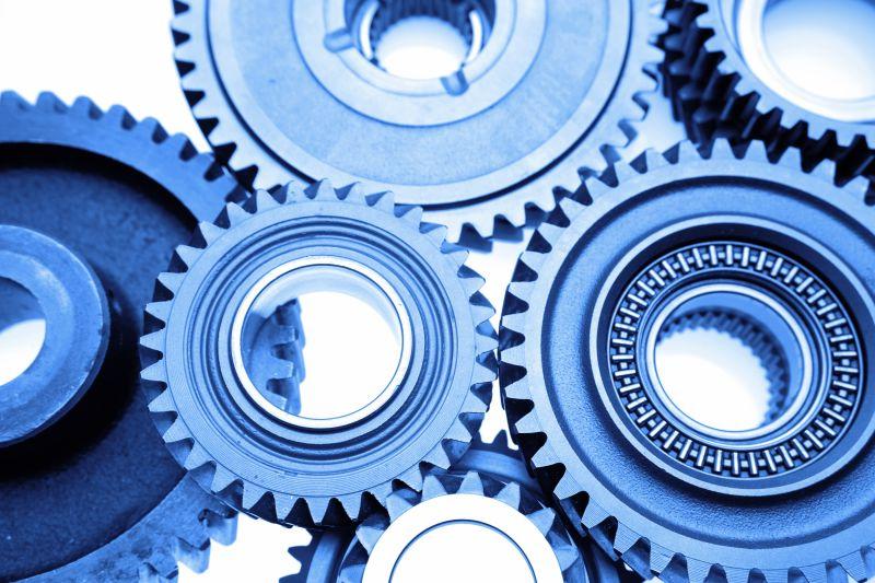 啮合运行的蓝色金属齿轮