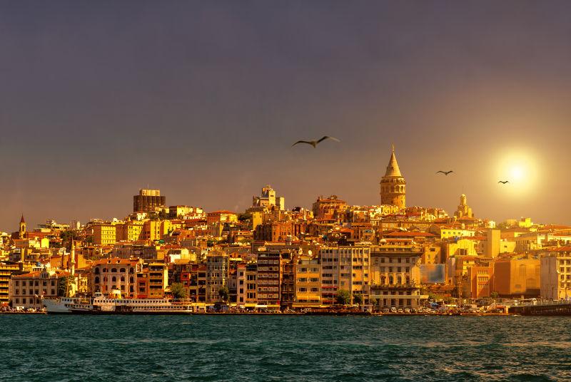 日落时的伊布尔天际线与加拉塔