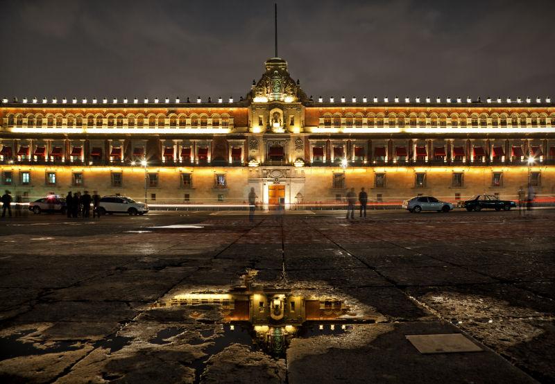 墨西哥城夜景广场灯塔