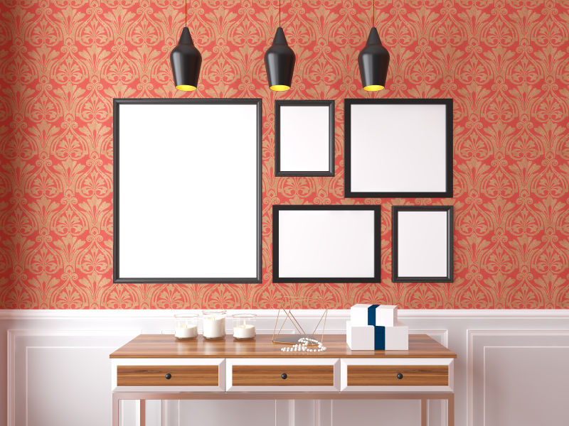 抽屉柜上墙壁上的空白相框