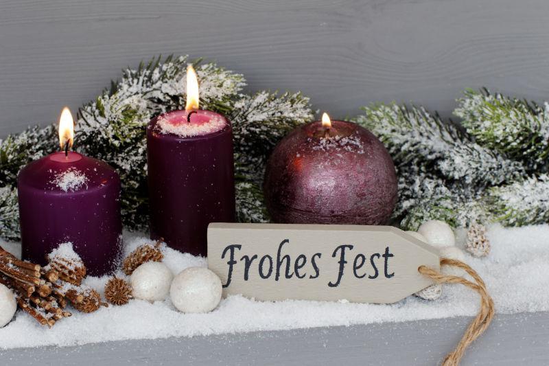 圣诞节蜡烛和节日快乐