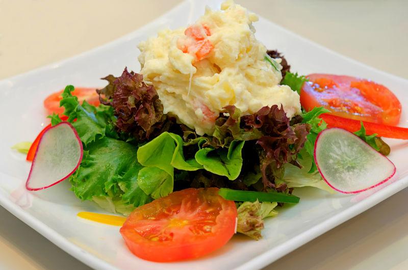 美味的蔬菜沙拉加生菜