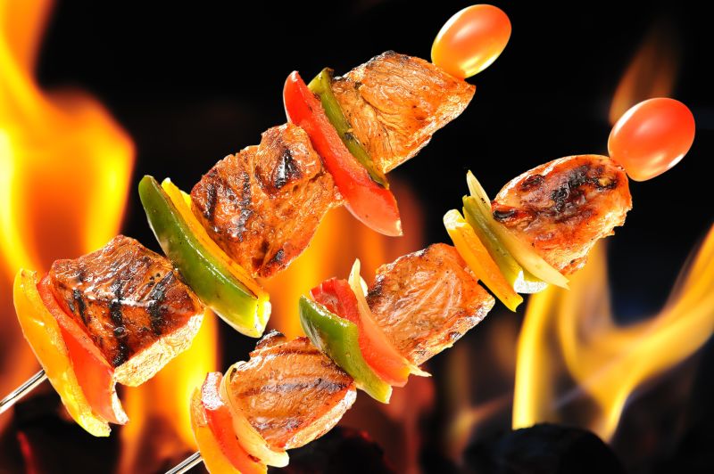 烤肉串混着蔬菜