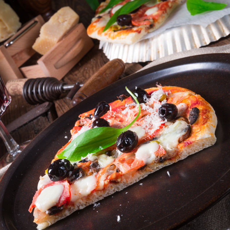 美味的新鲜披萨饼