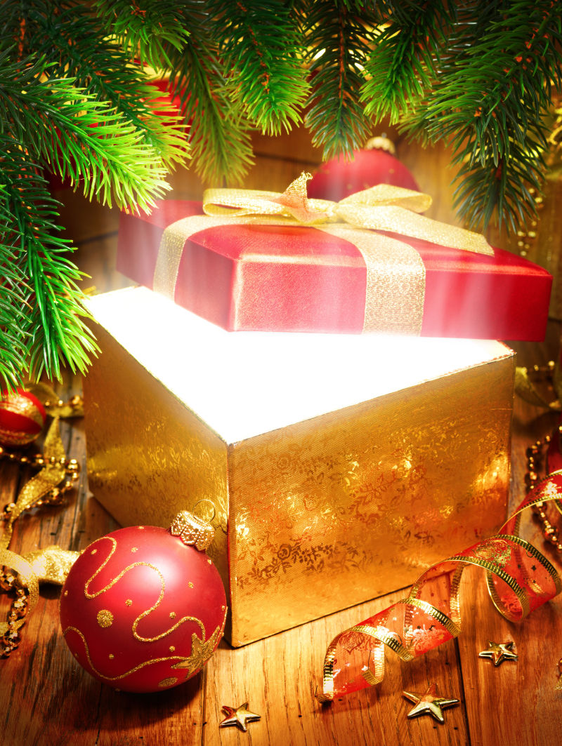 发光的圣诞礼物