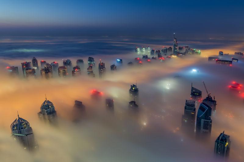 迷雾包围的城市