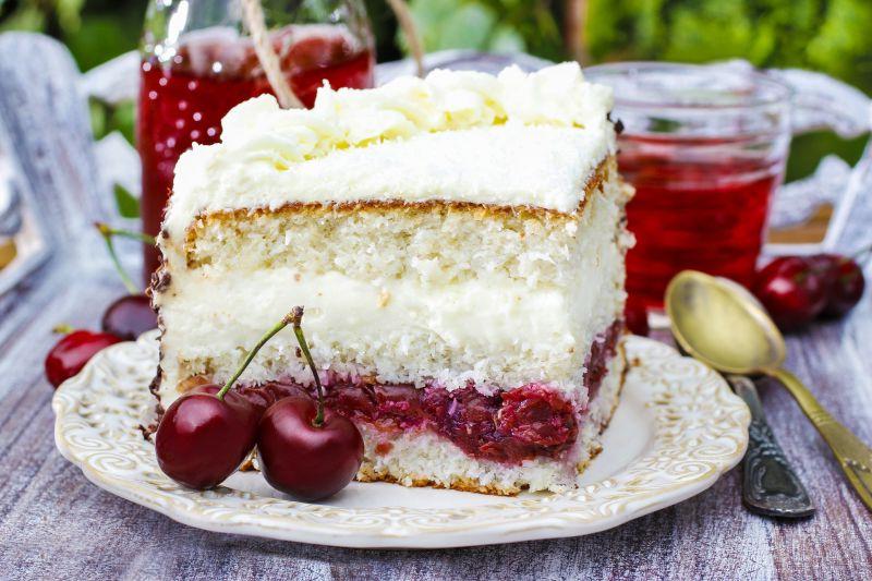 樱桃酱甜美蛋糕