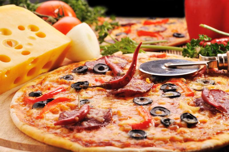 西红柿奶酪披萨