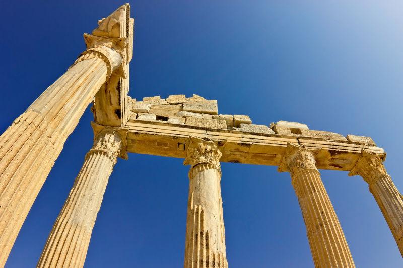 土耳其阿波罗神殿残破的柱廊