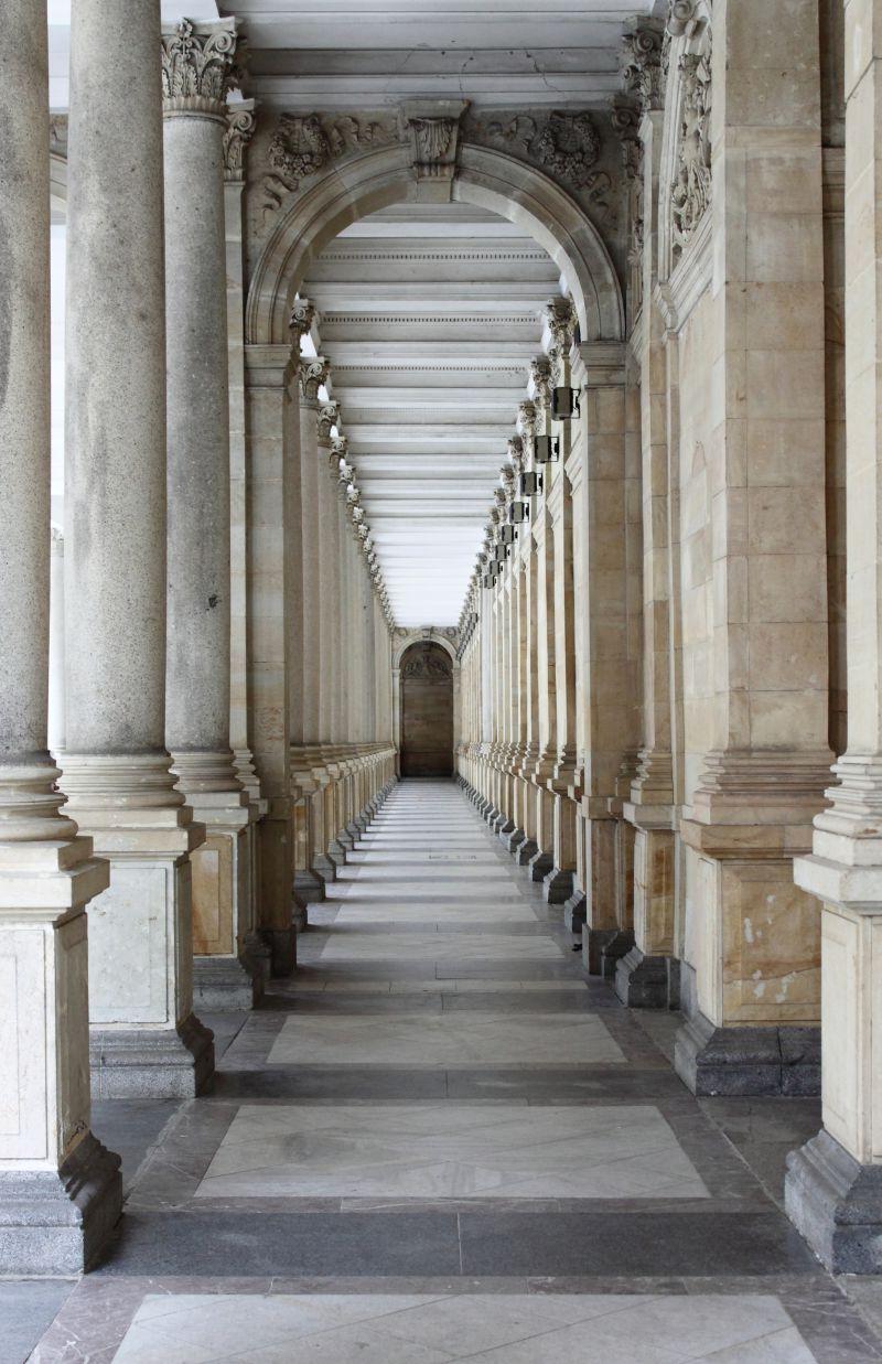 捷克共和国美丽的罗维柱廊