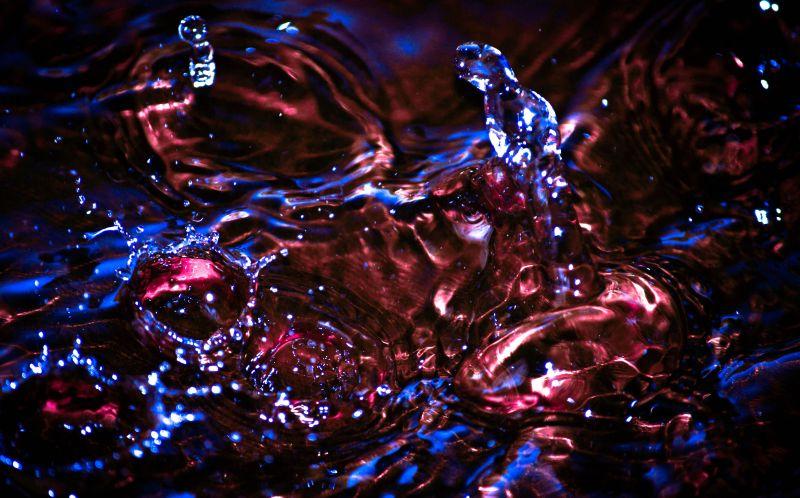 五彩缤纷的水珠