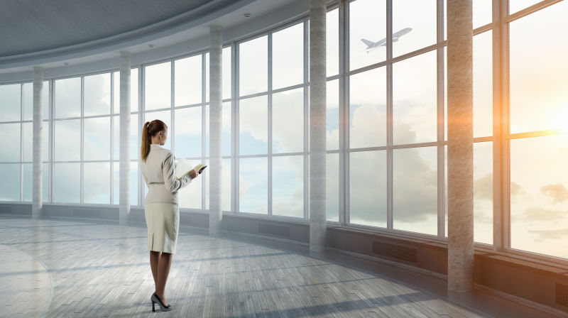 商业大楼里的女商人