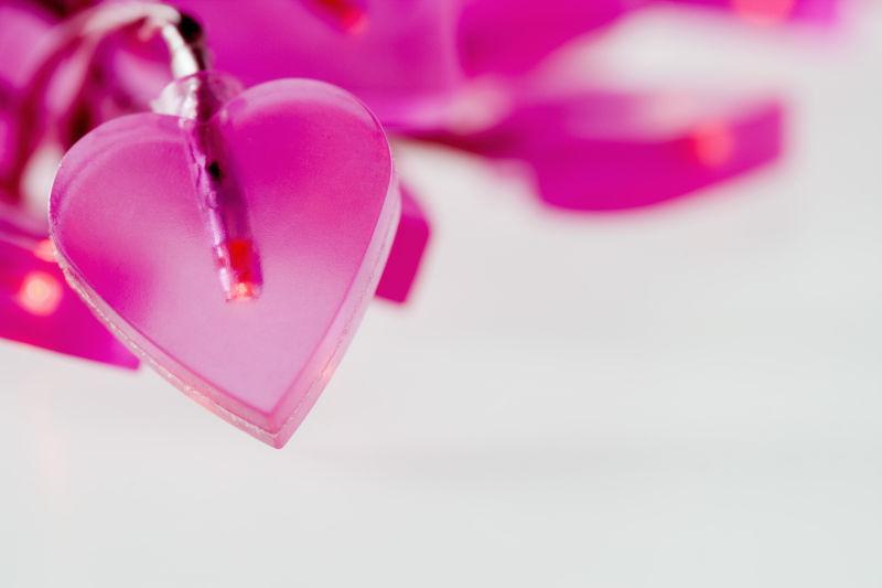 粉红色心形彩灯