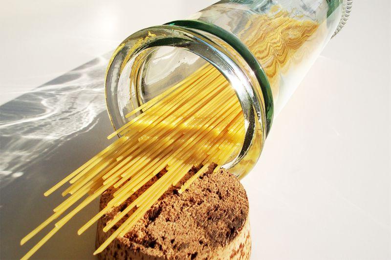 面食瓶里的花样面条