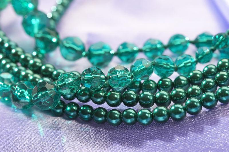 绿色的饰品珠串