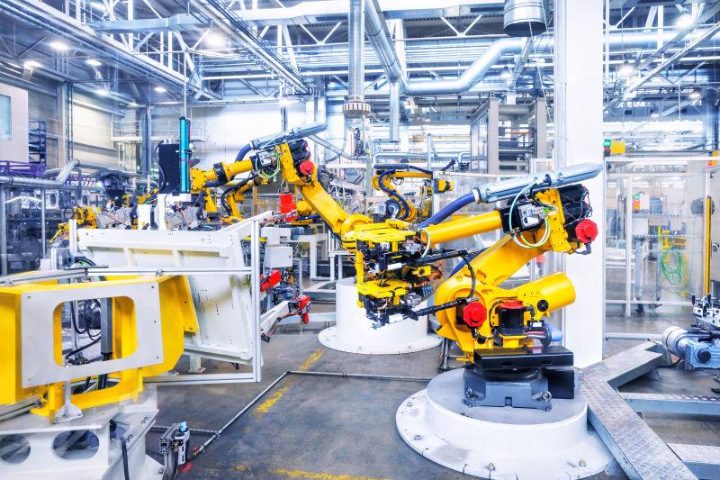 黄色机器人正在工作