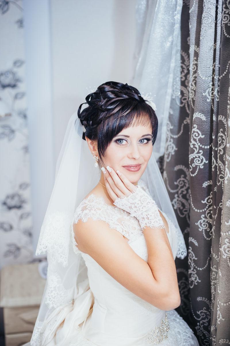 精心打扮的美女新娘