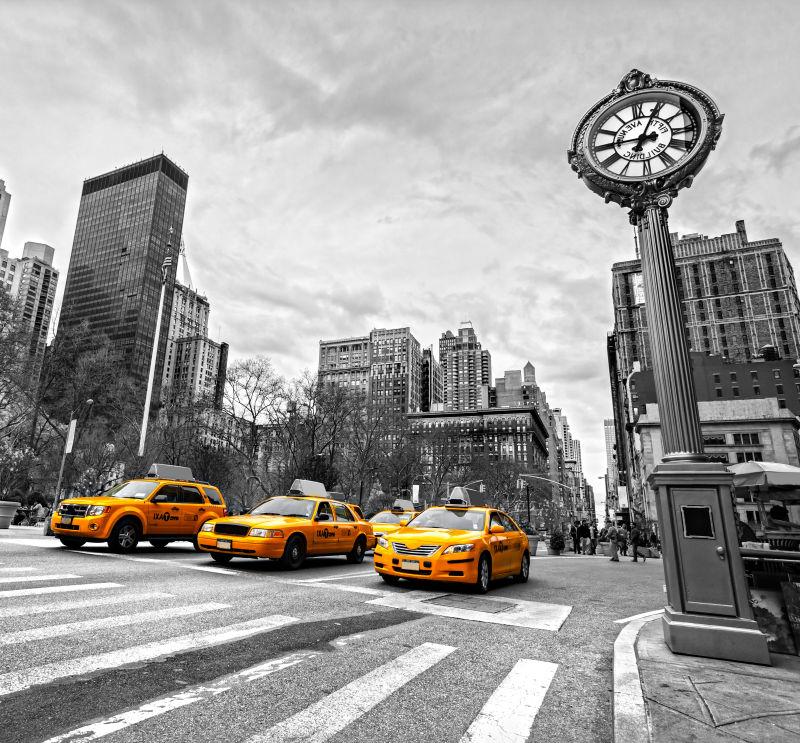 纽约第五大街上的黄色出租车