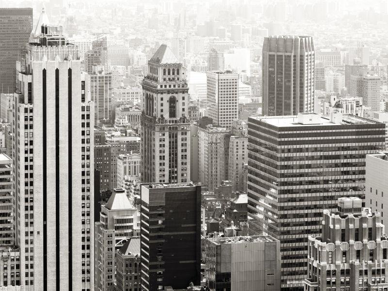 纽约现代与传统摩天大楼的黑白景观