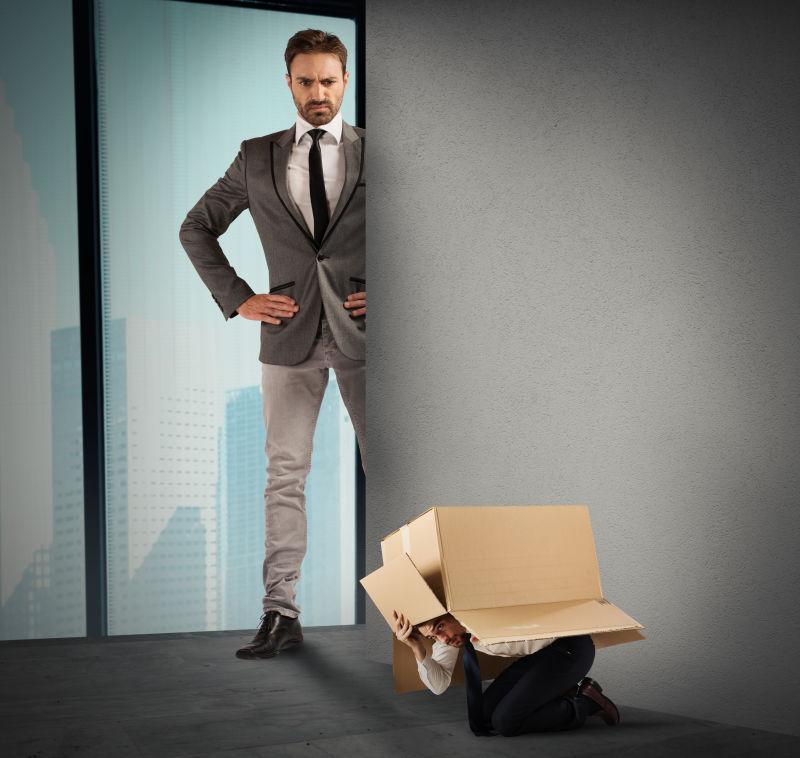 躲避大老板的商人